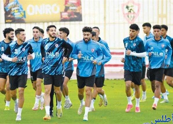 أيمن الرمادي يجهز لاعبي الزمالك لمباراة فاركو في الدوري