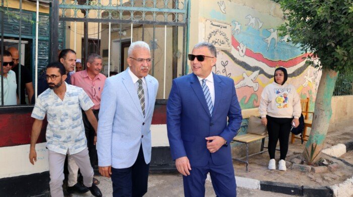 إشراف محافظ الإسماعيلية على انطلاق امتحانات الثانوية العامة