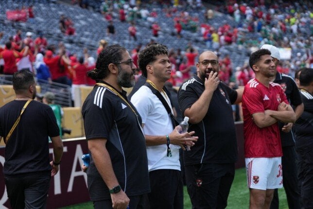 إمام عاشور يشجع فريق الأهلي في مواجهة بالميراس بكأس العالم للأندية