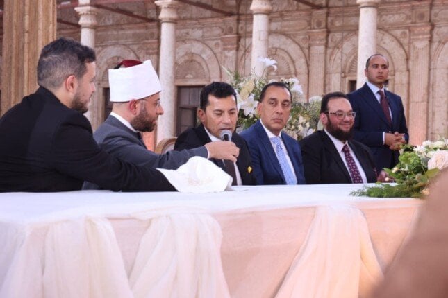 احتفال مميز بعقد قران ابنة وزير الرياضة: حضور رئيس الوزراء وشخصيات رفيعة