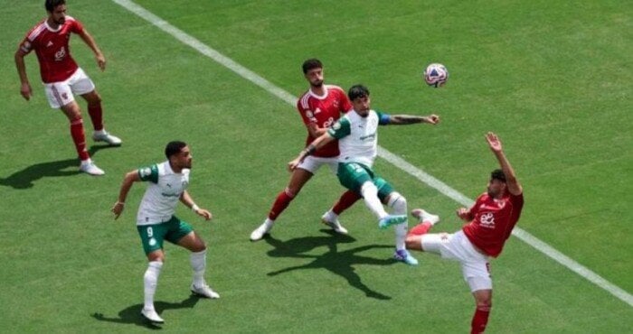 الخطوة الأولى نحو التتويج: تعادل سلبي بين الأهلي وبالميراس في الشوط الأول