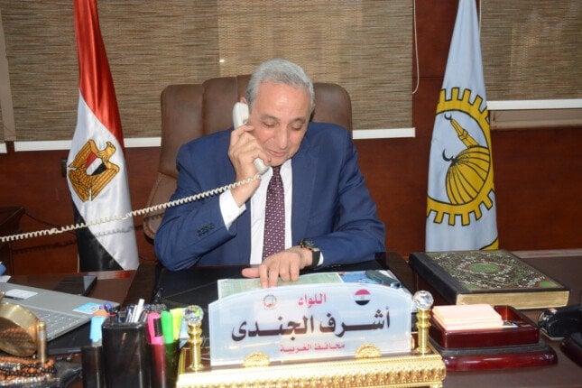 تهنئة هاتفية من محافظ الغربية لأوائل الشهادة الإعدادية