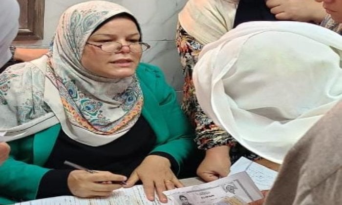 توزيع بطاقات الرقم القومي مجانًا لـ 285 امرأة في أبوالمطامير بالبحيرة