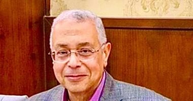 سفير مصر في بولندا يودع بعثة شباب اليد إلى كيلسي.