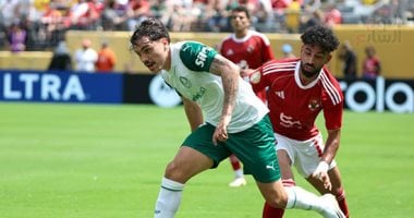 ضياء السيد: الأهلي يتألق في الشوط الثاني مع تأثير البدنية الملحوظ