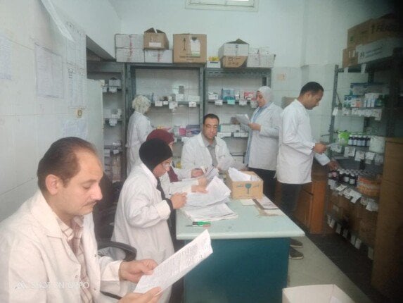 قافلة صحية مجانية تُجري فحوصات وتقدم العلاج لـ 1461 مواطنًا في بني سويف