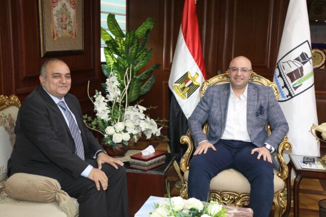 لقاء بين محافظ بني سويف ونائب وزير المالية حول السياسات الاقتصادية