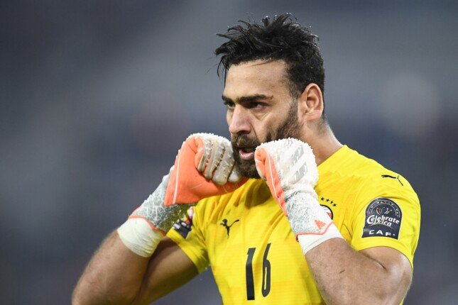 محمد أبو جبل يغادر البنك الأهلي