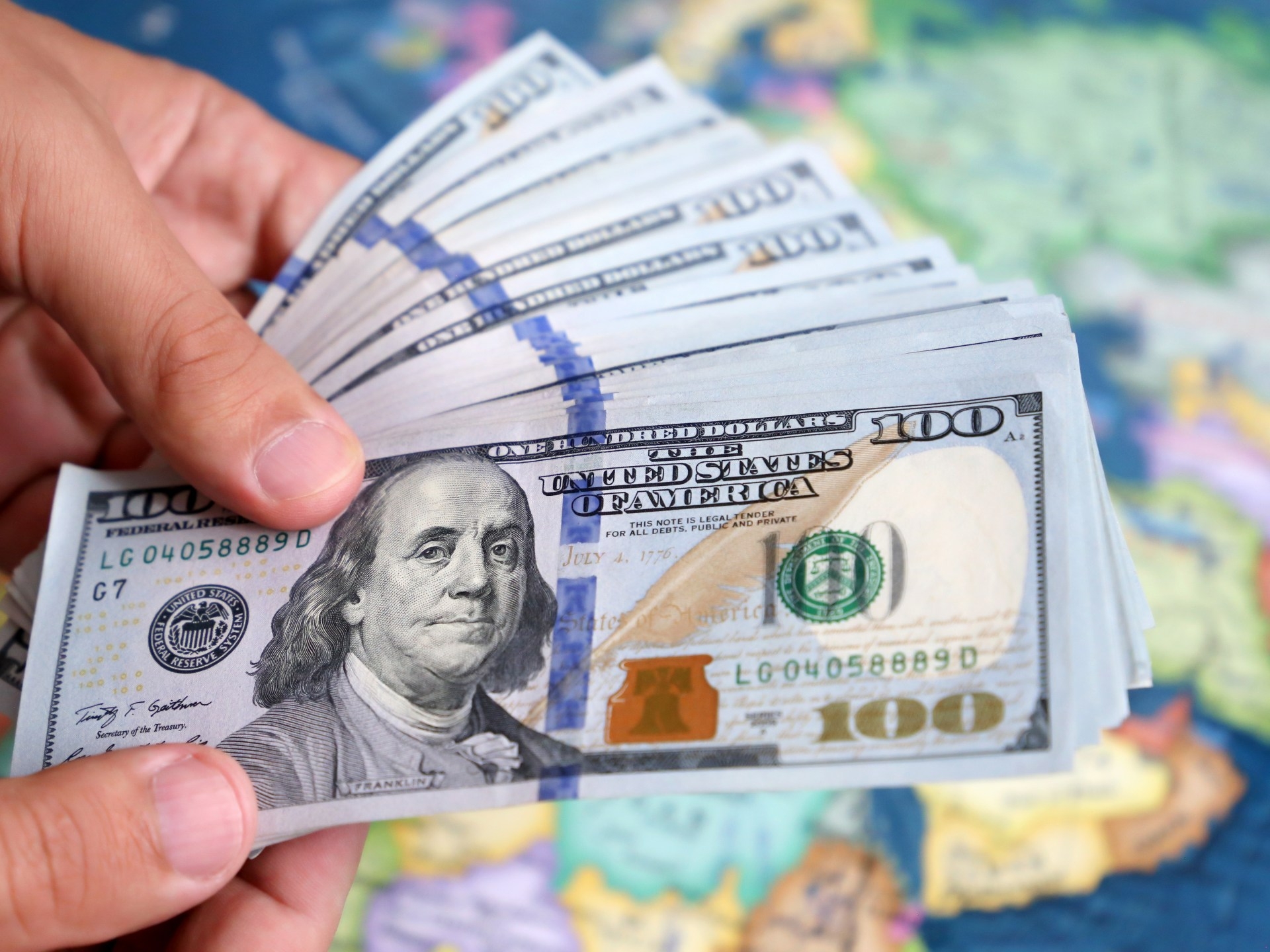 سعر صرف الدولار مقابل الدينار العراقي في بورصة الكفاح اليوم وتحديثات معدلات التحويل لجميع الفئات المالية
